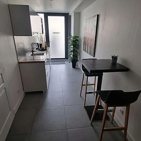 The Room: A Vous De Jouer… Apartment